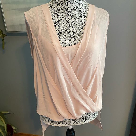 BWT Light pink BCBG sleeveless top - Picture 2 of 5
